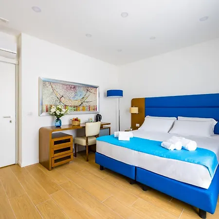 Carlo Iii Неаполь